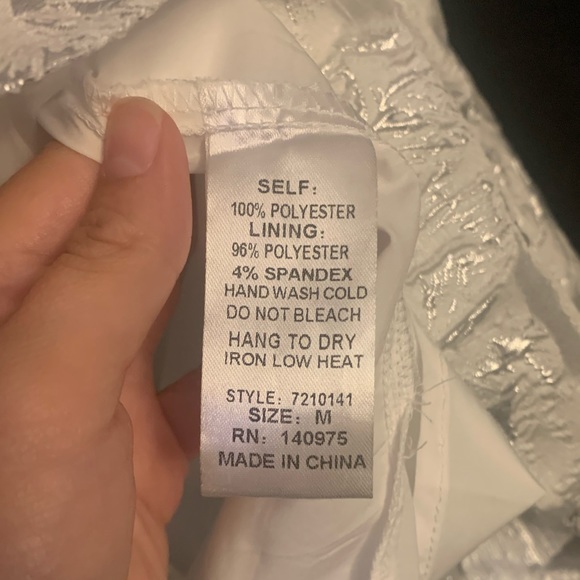 Inmod white/silver jacquard gown - Picture 7 of 7